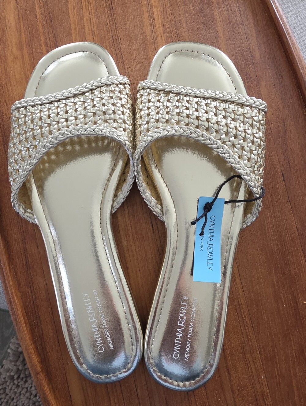 Cynthia Rowley Gold Flats. Womens 8.5, Never Worn.